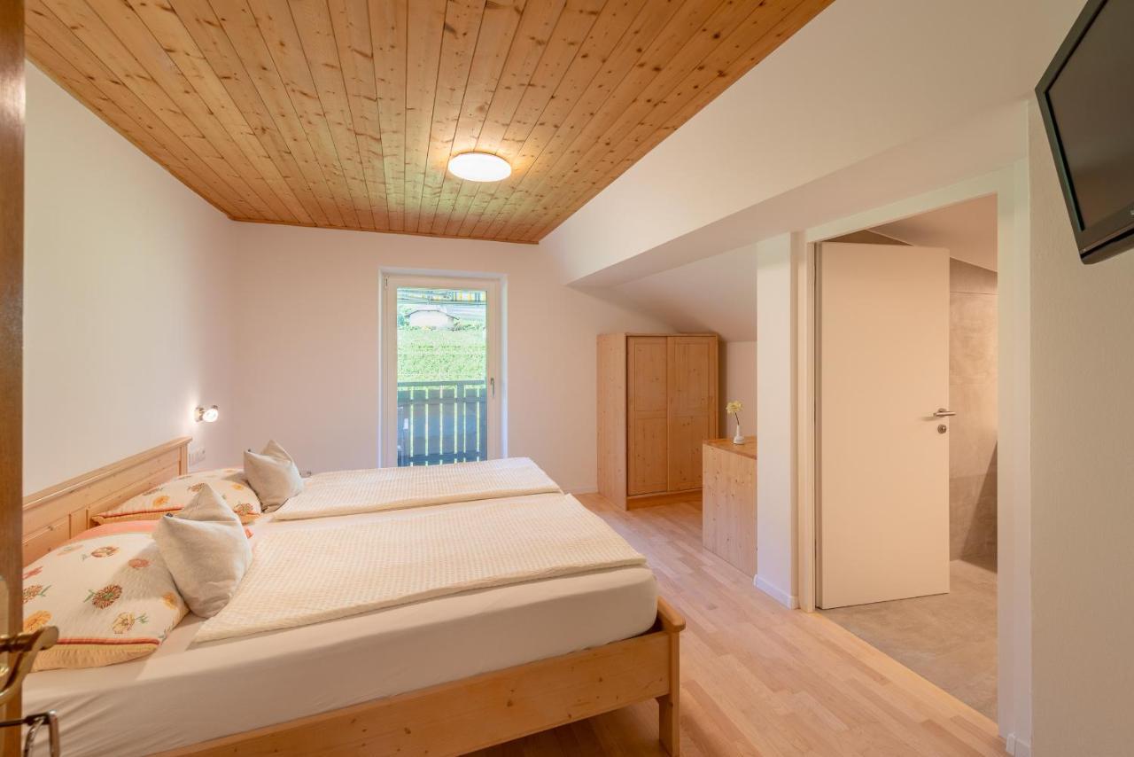 Bed and Breakfast Haus Stolz Аппиано-Сулла-Страда-дель-Вино Экстерьер фото