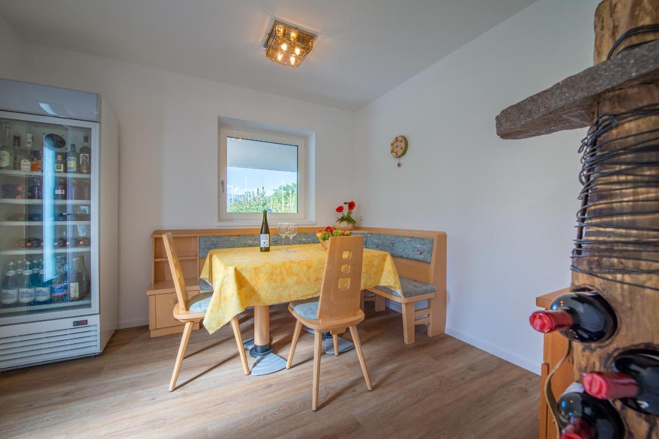 Bed and Breakfast Haus Stolz Аппиано-Сулла-Страда-дель-Вино Экстерьер фото
